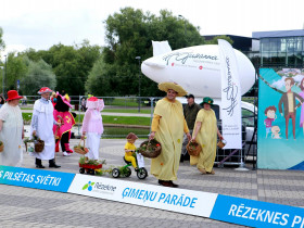 ПРАЗДНИК ГОРОДА РЕЗЕКНЕ - СЕМЕЙНЫЙ ПАРАД В РЕЗЕКНЕ 2019