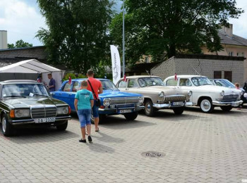 LATGALES RETRO AUTO MOTO KLUBA SALIDOJUMS  T/C "SJUZANNA" STĀVLAUKUMĀ