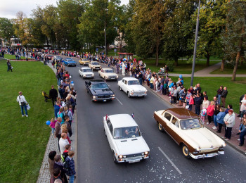 КОМАНДА ТОРГОВОГО ЦЕНТРА "SJUZANNA" ВПЕРВЫЕ УЧАВСТВУЕТ В ПАРАДЕ ПРАЗДНИКА ГОРОДА РЕЗЕКНЕ