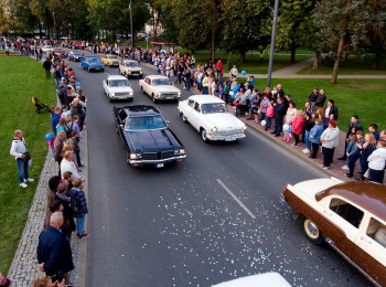 THE TEAM OF THE SHOPPING CENTER "SJUZANNA" GOES FOR THE FIRST TIME ON THE PARADE OF CELEBRATION OF REZEKNE CITY