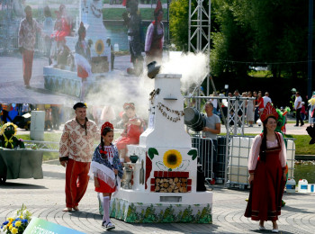 ПРАЗДНИК ГОРОДА РЕЗЕКНЕ - СЕМЕЙНЫЙ ПАРАД В РЕЗЕКНЕ 2019